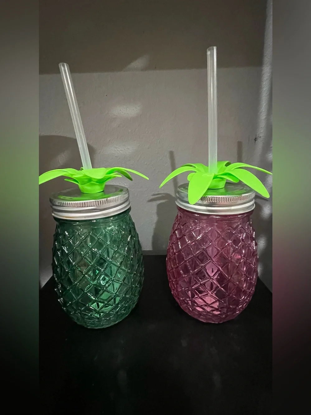 Pineapple Glass Tumbler with Green Leaf Lid and Straw - Set of 2